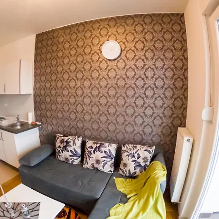 Apartman Stefi Апартаменты Добой