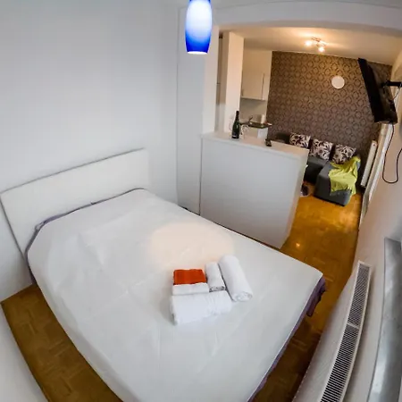 Apartman Stefi Апартаменты Добой